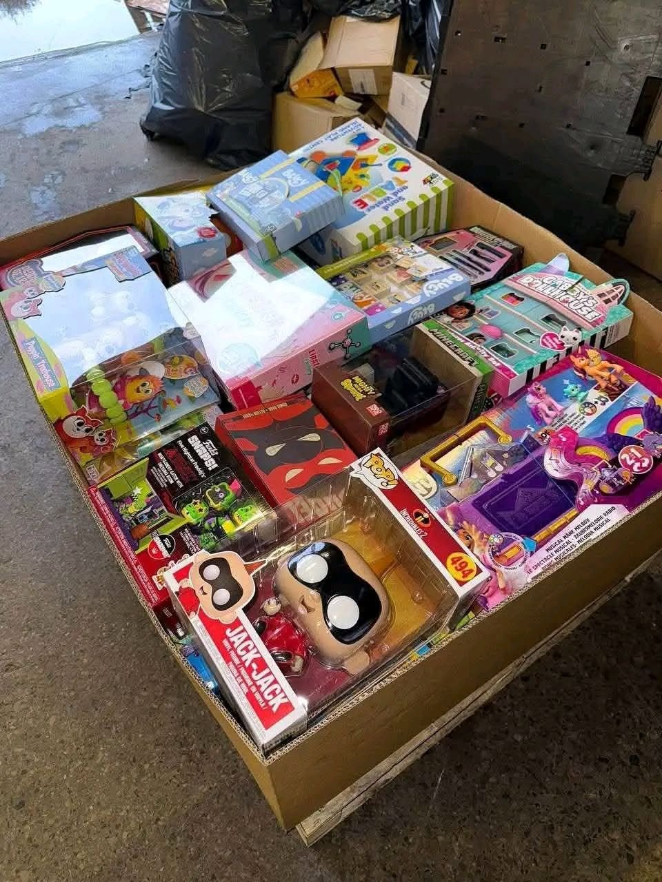 Amazon-Toys-Palletsy.jpg