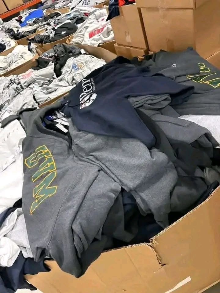 Clothing-Overstock-Wholesale-Pallets1.jpg