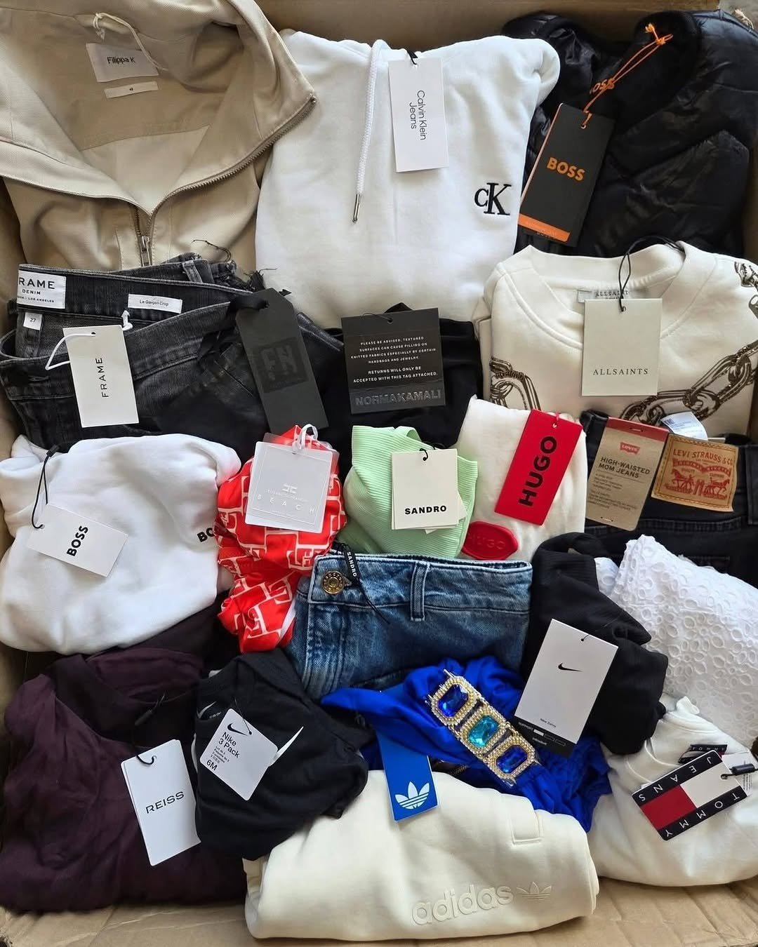 Clothing-Overstock-Wholesale-Pallets11.jpg