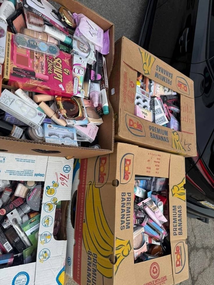 Cosmetics-Liquidation-Pallets.jpg