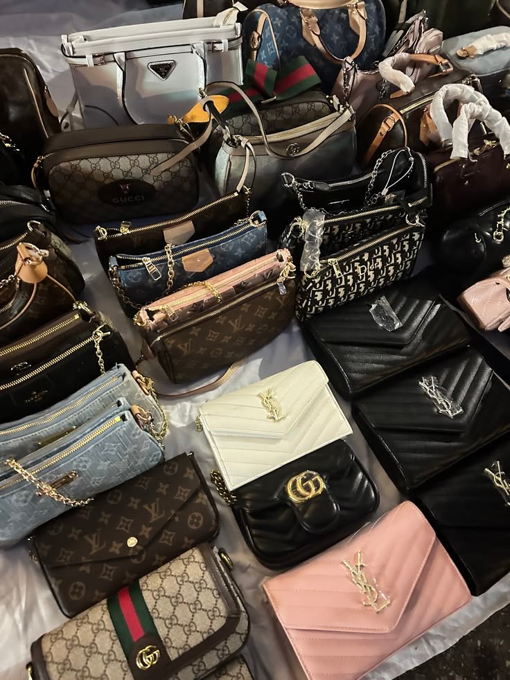 Handbags-Palletshjg.jpg