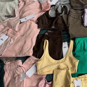 Alo Yoga Apparel Liquidation Pallet — Lot 2 - Image 4