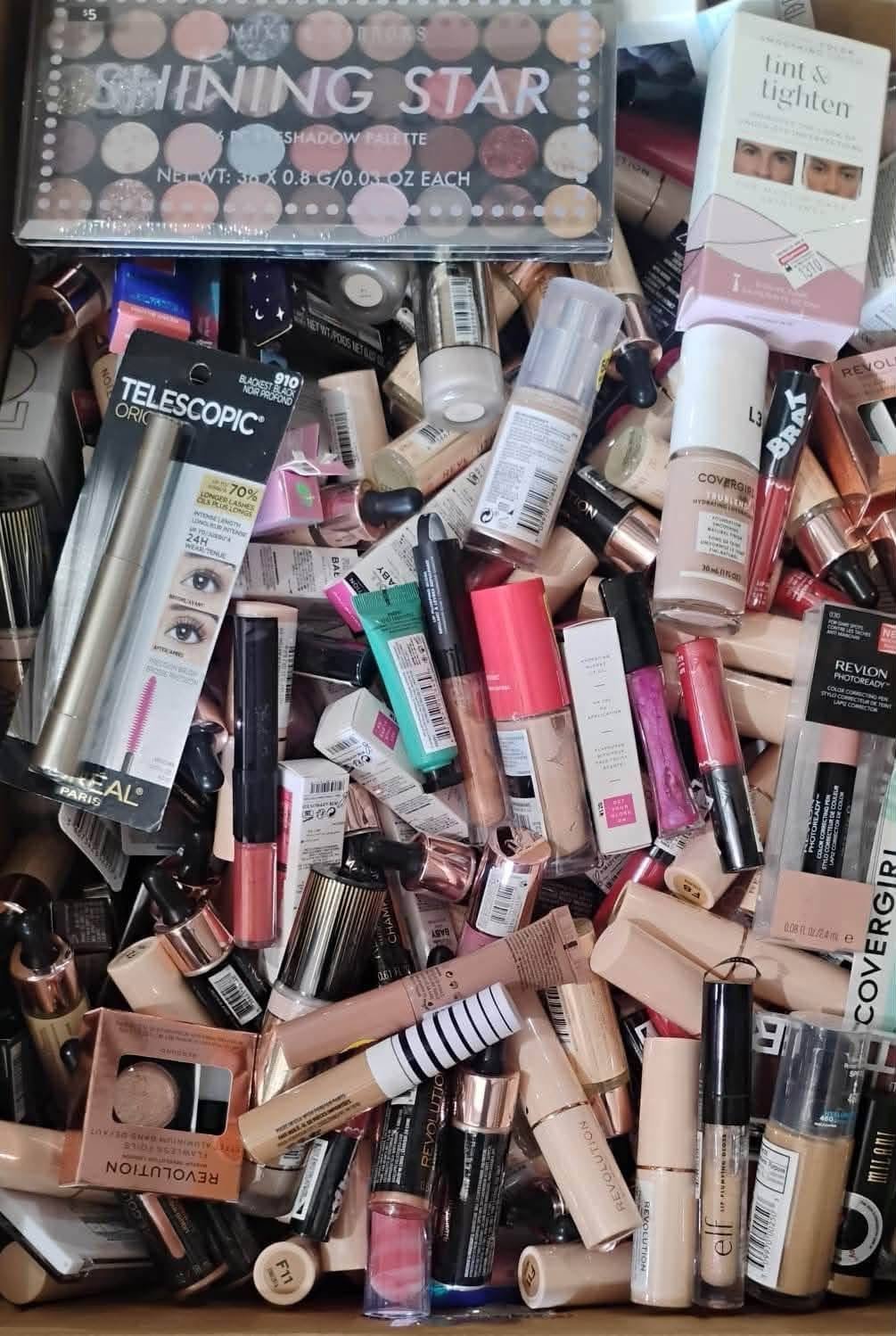 Makeup-and-Beauty-Palletsqa.jpg