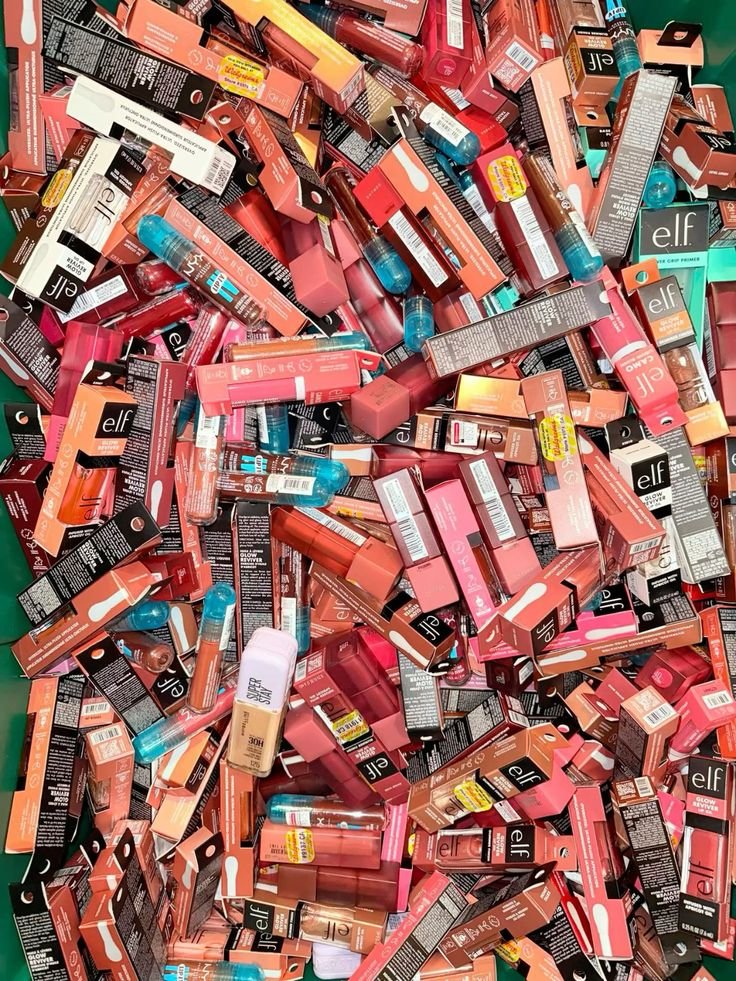Makeup-and-Beauty-Palletsw.jpg