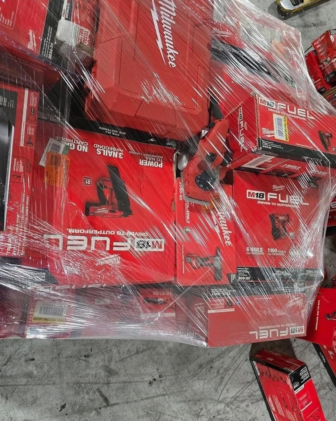 Milwaukee-Tools-Pallets3.jpg