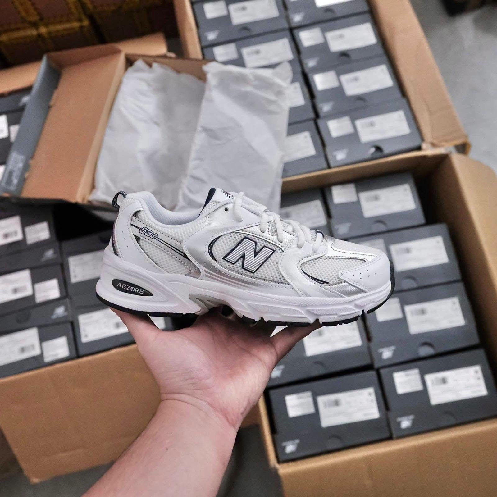 New-Balance-Shoes-Pallets32.jpeg