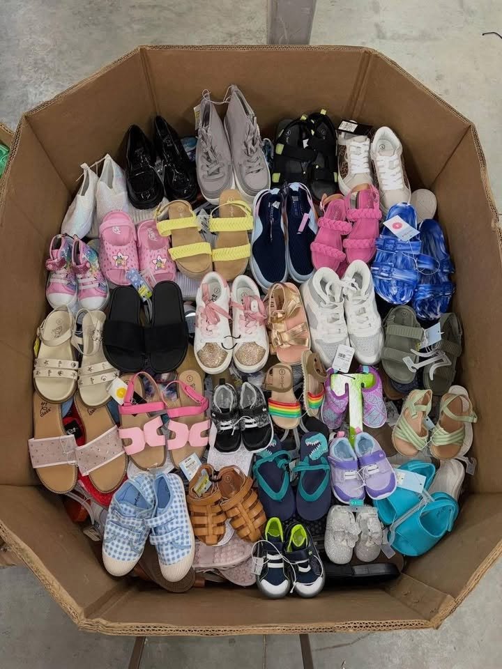 TGT-KIDS-SUMMER-SHOES-PALLET-.jpg