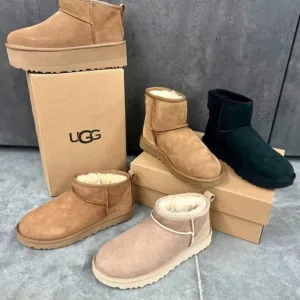 UGG Shoes Pallets