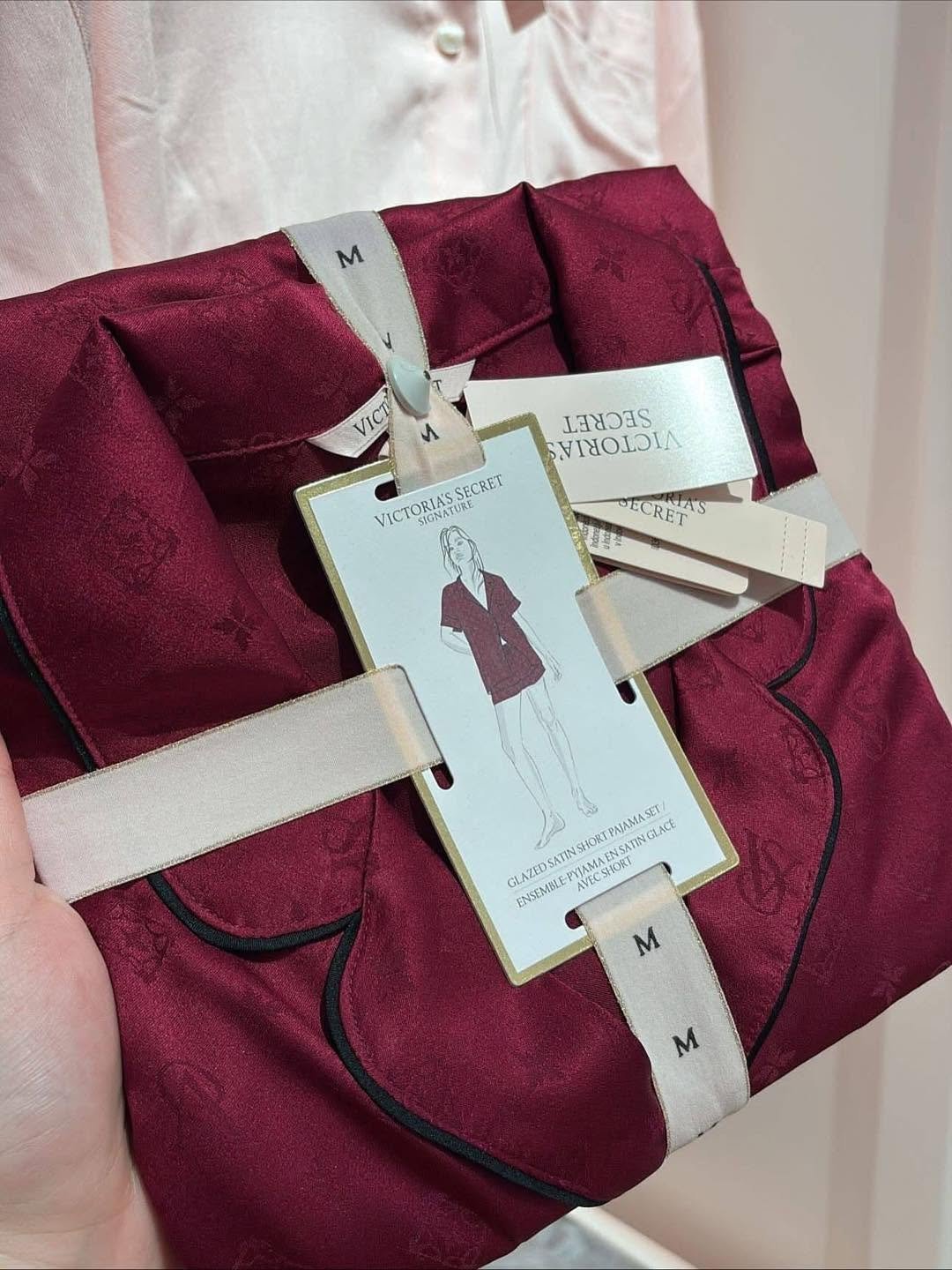 Victoria-Secret-Pyjamas-Pallets44.jpg