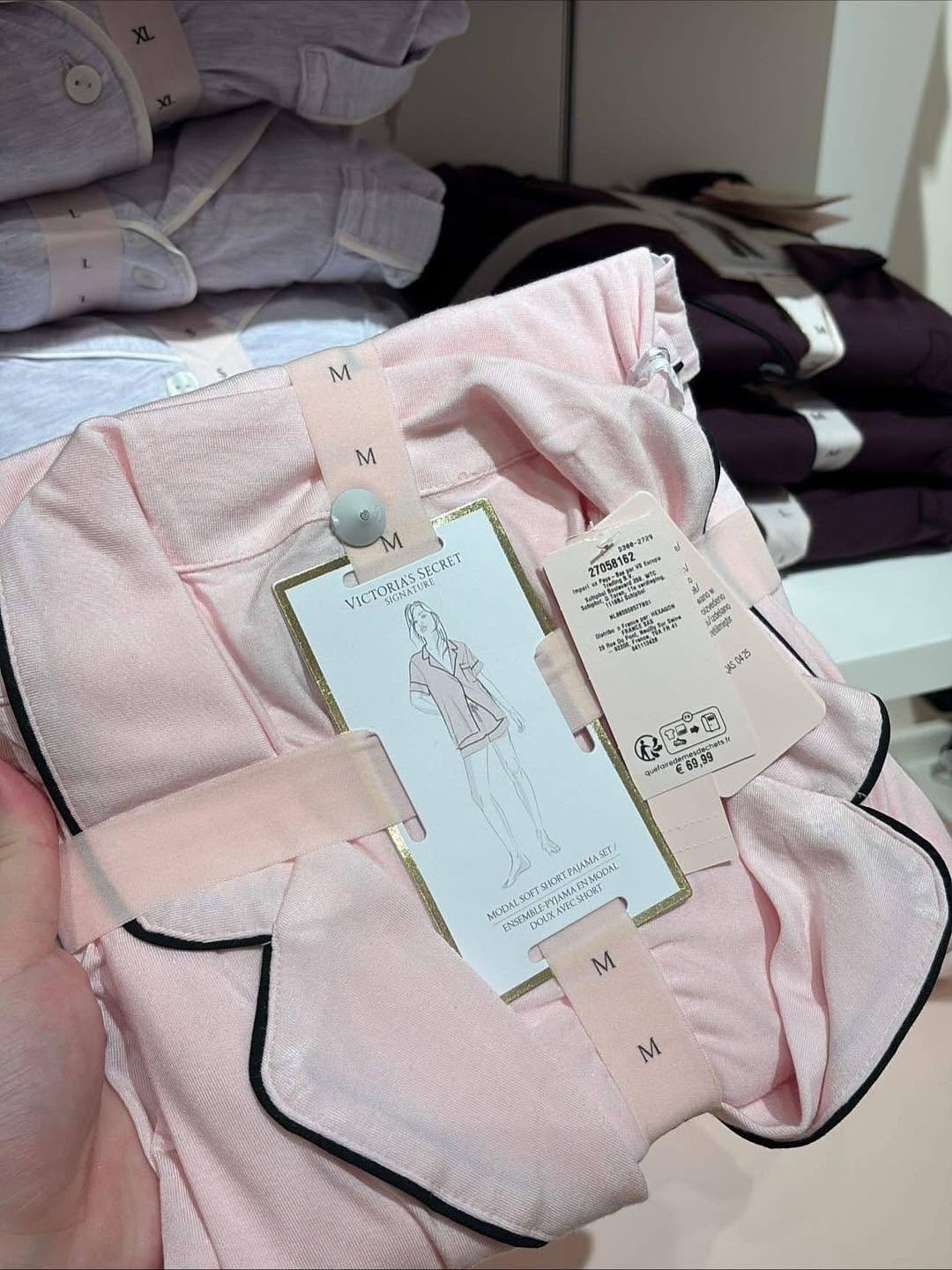 Victoria-Secret-Pyjamas-Pallets8.jpg