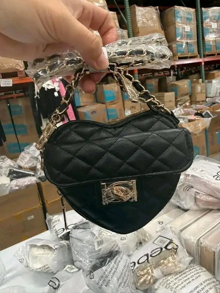 Wholesale-Bebe-Handbags-Pallets2.jpg