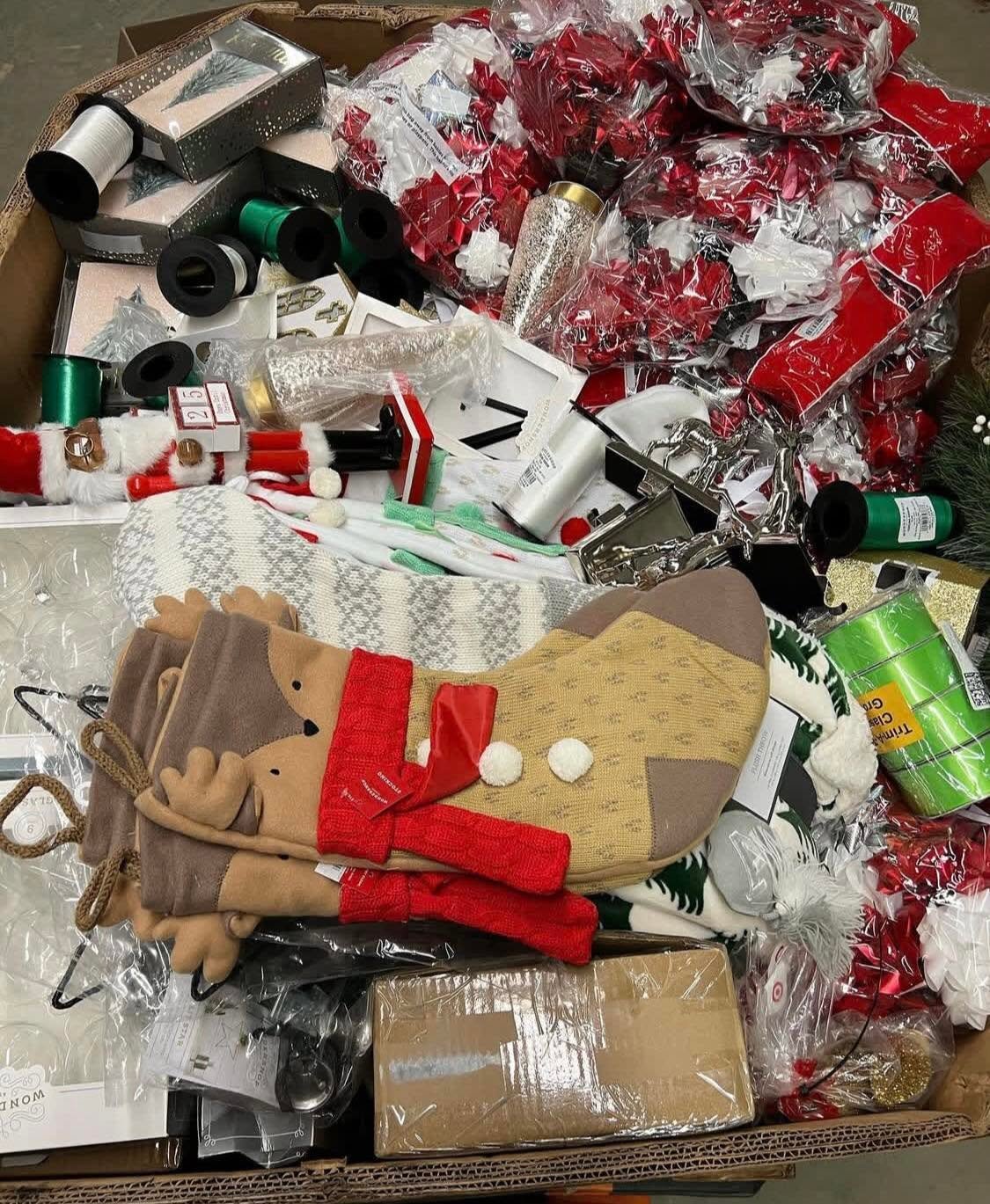 Wholesale-Christmas-Decor-Items1.jpg