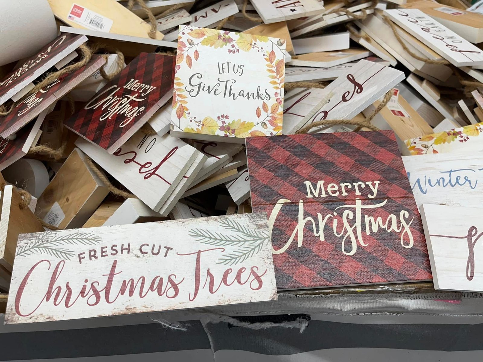 Wholesale-Christmas-Decor-Items8.jpg
