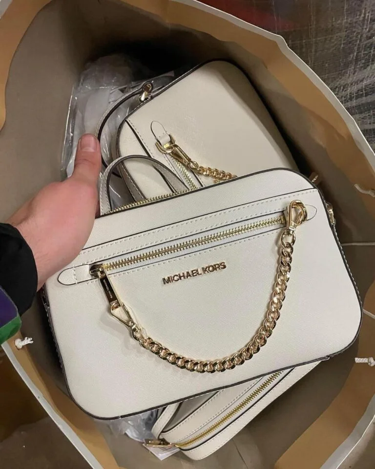 Wholesale-Handbags-Pallets1.webp