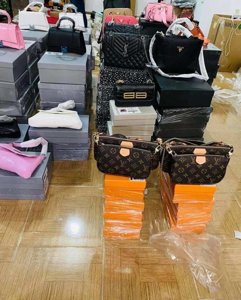 Wholesale-Handbags-Palletsw.webp