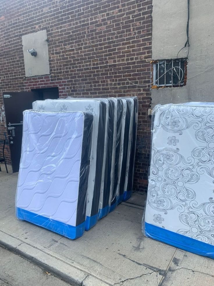 Wholesale-Mattress-Palletsre.jpg