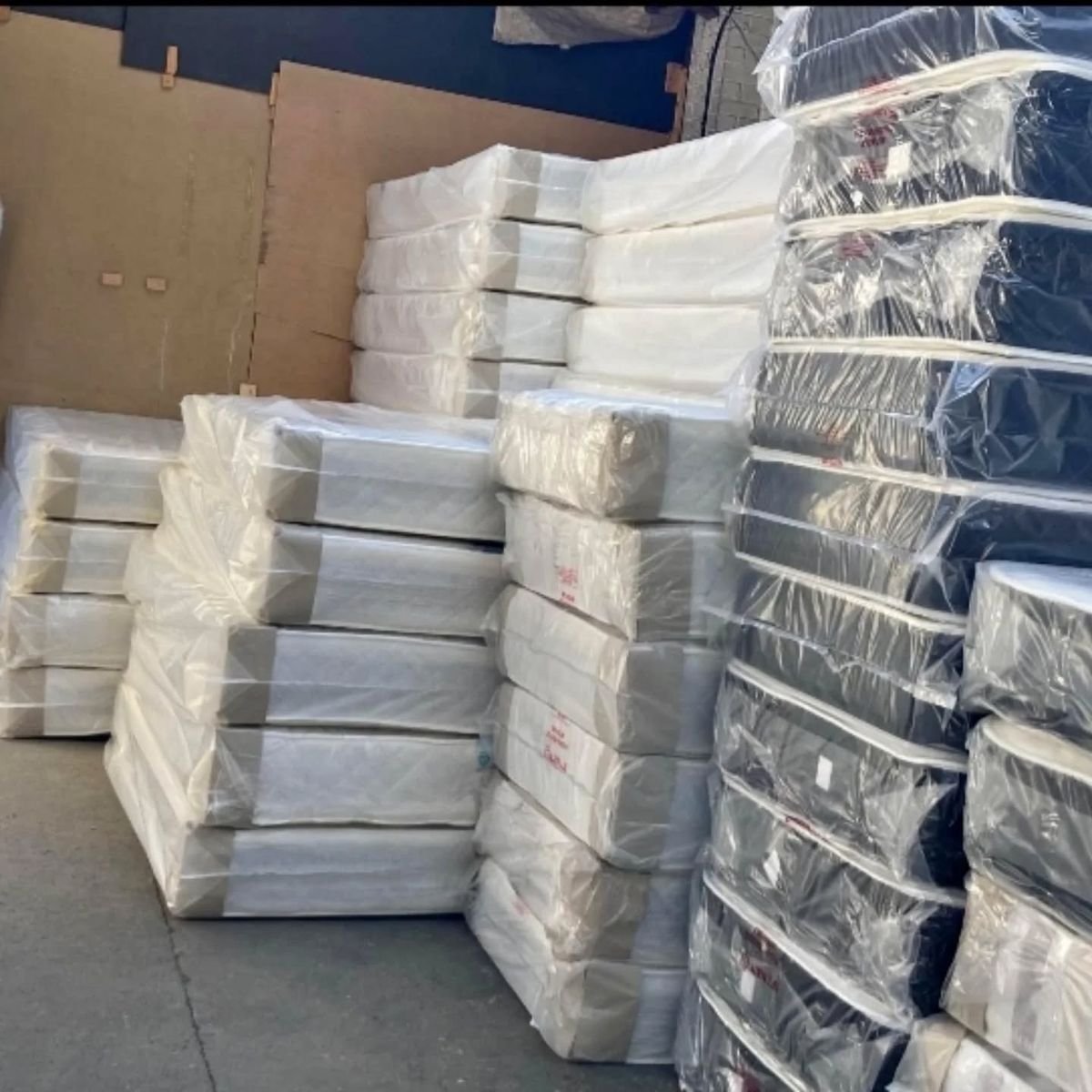 Wholesale-Mattress-Palletswr.jpg
