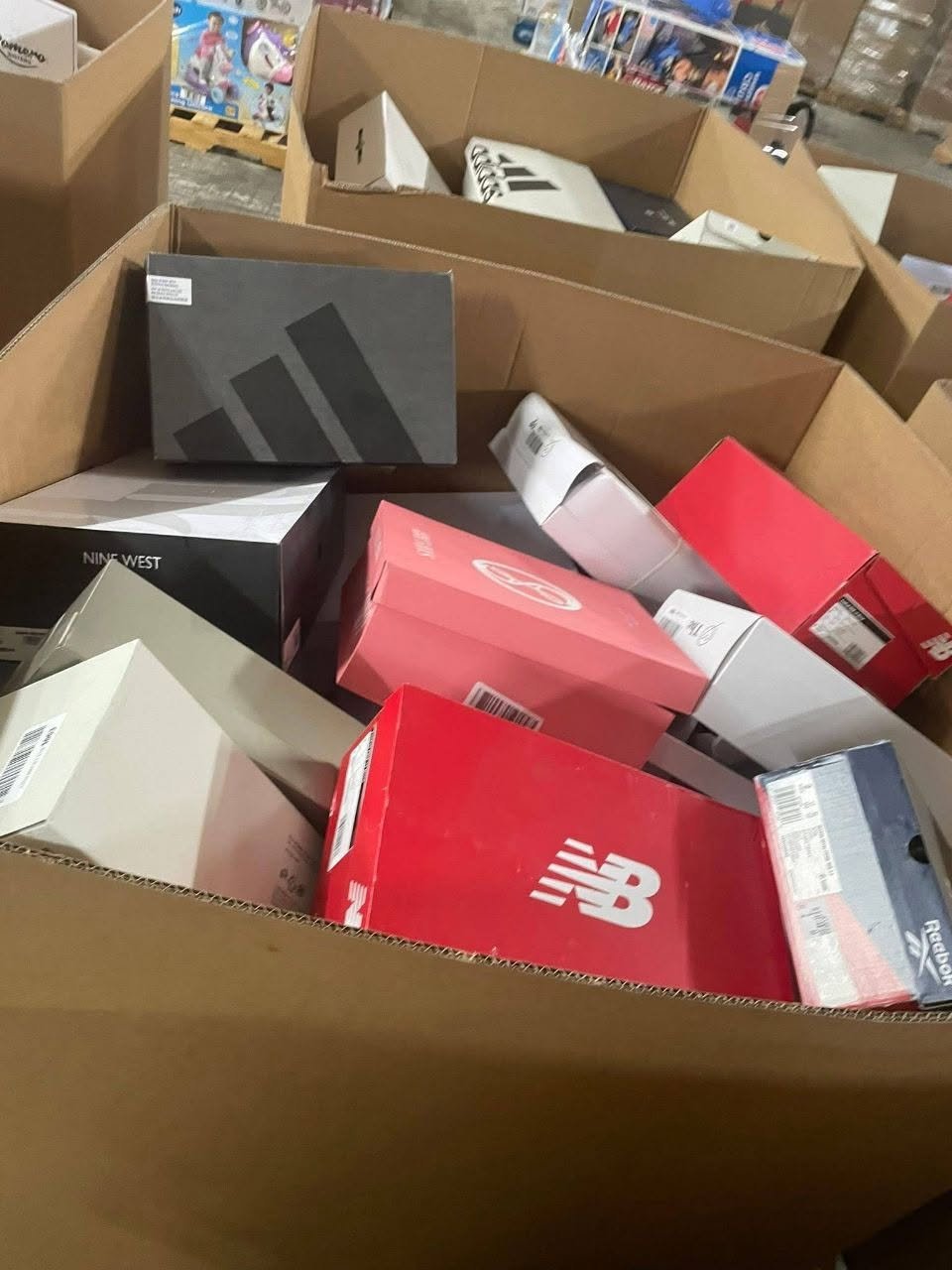 Wholesale-Mixed-Brand-shoes-palletsEW.jpg