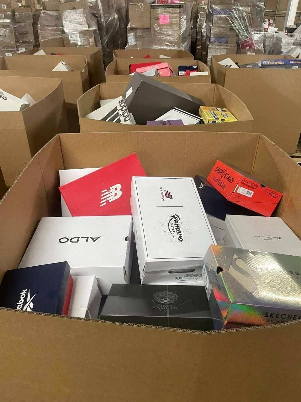 Wholesale-Mixed-Brand-shoes-palletsF.jpg