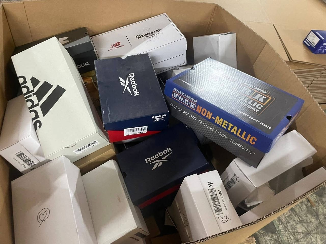 Wholesale-Mixed-Brand-shoes-palletsQ.jpg