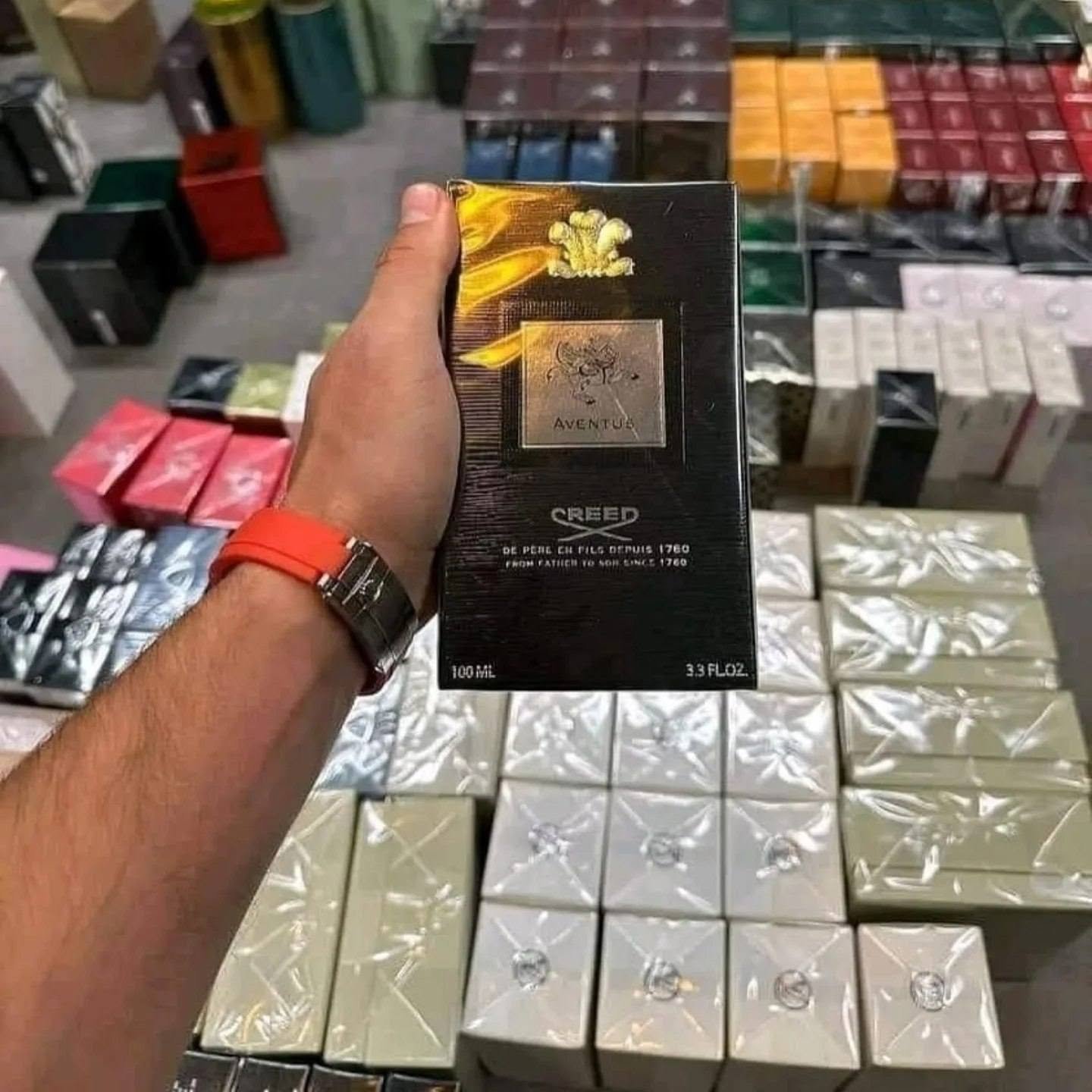 Wholesale-Perfume-Pallets2.jpg