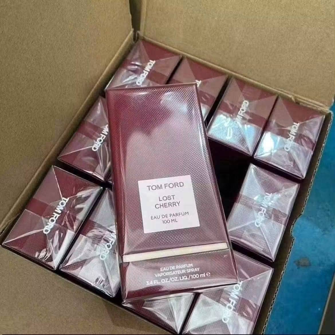 Wholesale-Perfume-Pallets44.jpg