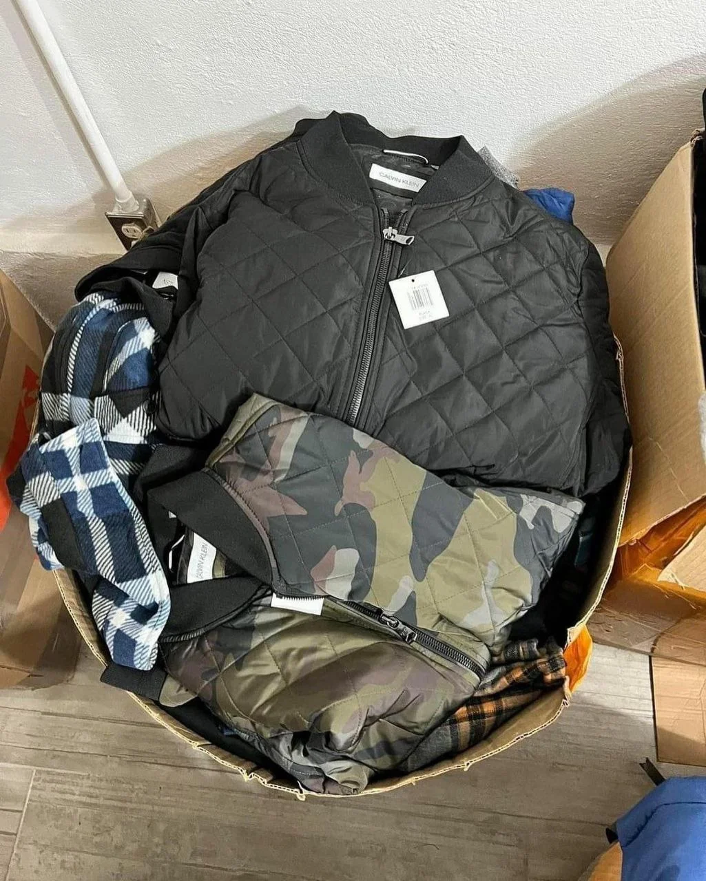 Winter-Jacket-Pallets.webp