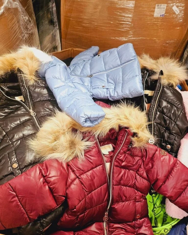 Winter-Jacket-Pallets4.webp