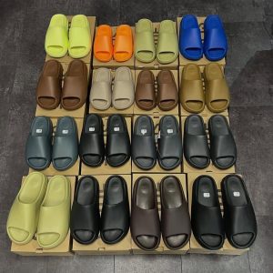 Yeezy Slides Pallets