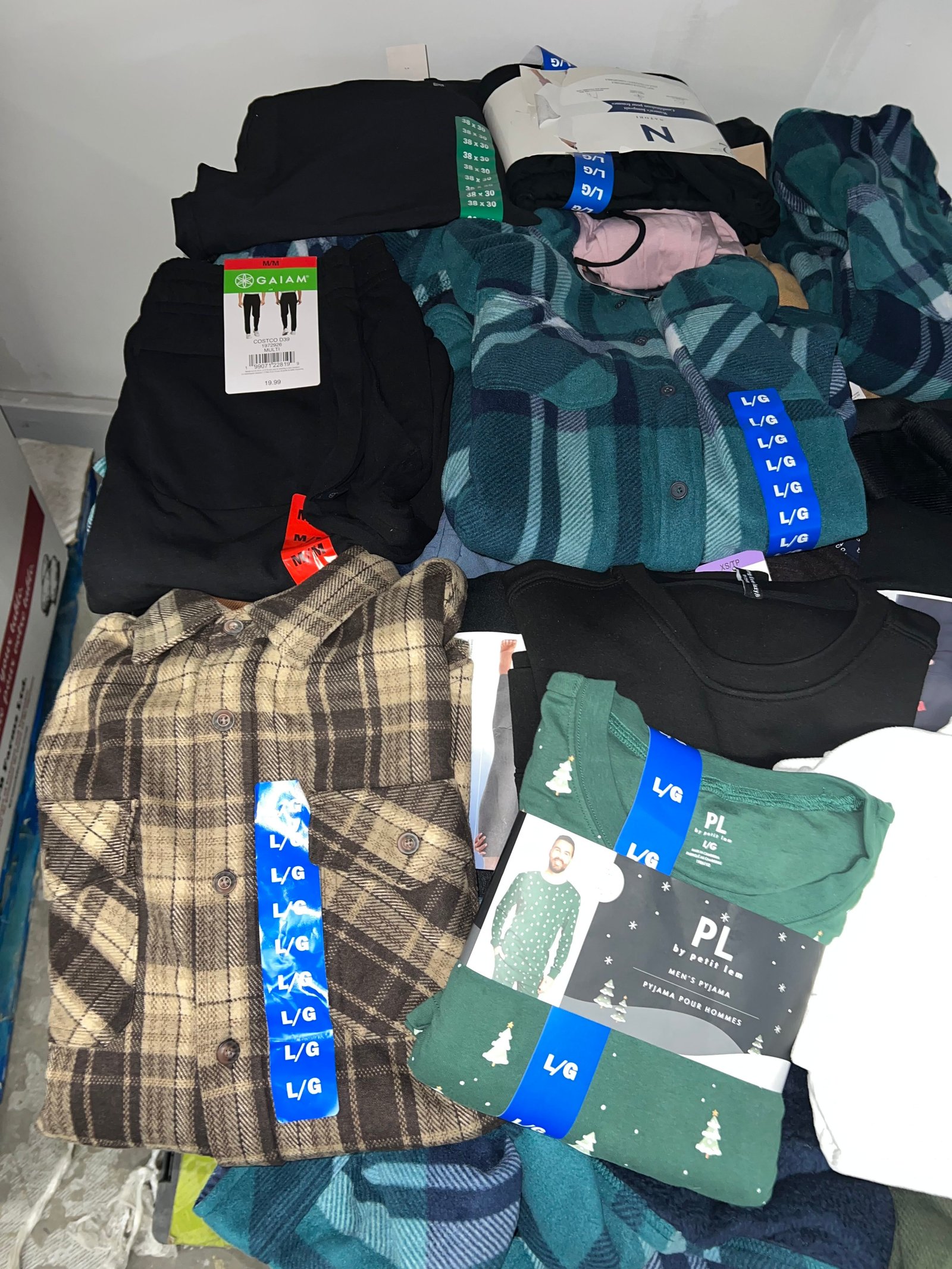 brand-name-clothing-27-300pcs-liquidation-wholesale-pallet-brand-name-clothing-27-300pcs-liquidation-wholesale-pallet-lpd-1236684066.jpg Brand Name Clothing – 300pcs Liquidation Pallet — Lot 5 - Image 7