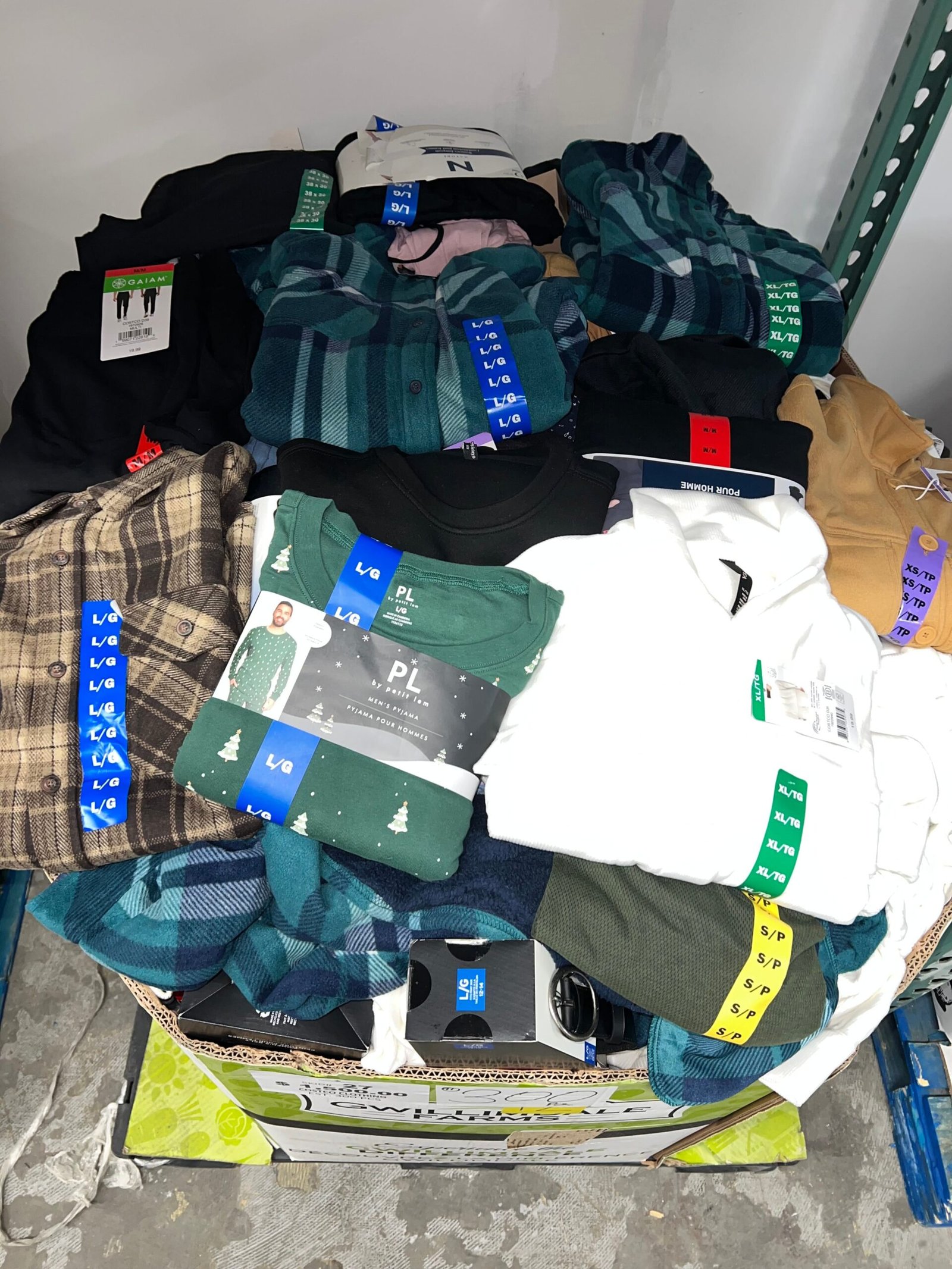brand-name-clothing-27-300pcs-liquidation-wholesale-pallet-brand-name-clothing-27-300pcs-liquidation-wholesale-pallet-lpd-1236684067-scaled-1.jpg Brand Name Clothing – 300pcs Liquidation Pallet — Lot 5 - Image 2
