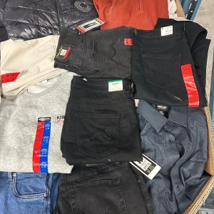 CW Clothing Liquidation Pallet — Lot 3 - Image 4