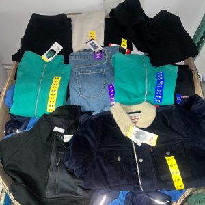 CW Clothing Liquidation Pallet — Lot 12 - Image 2