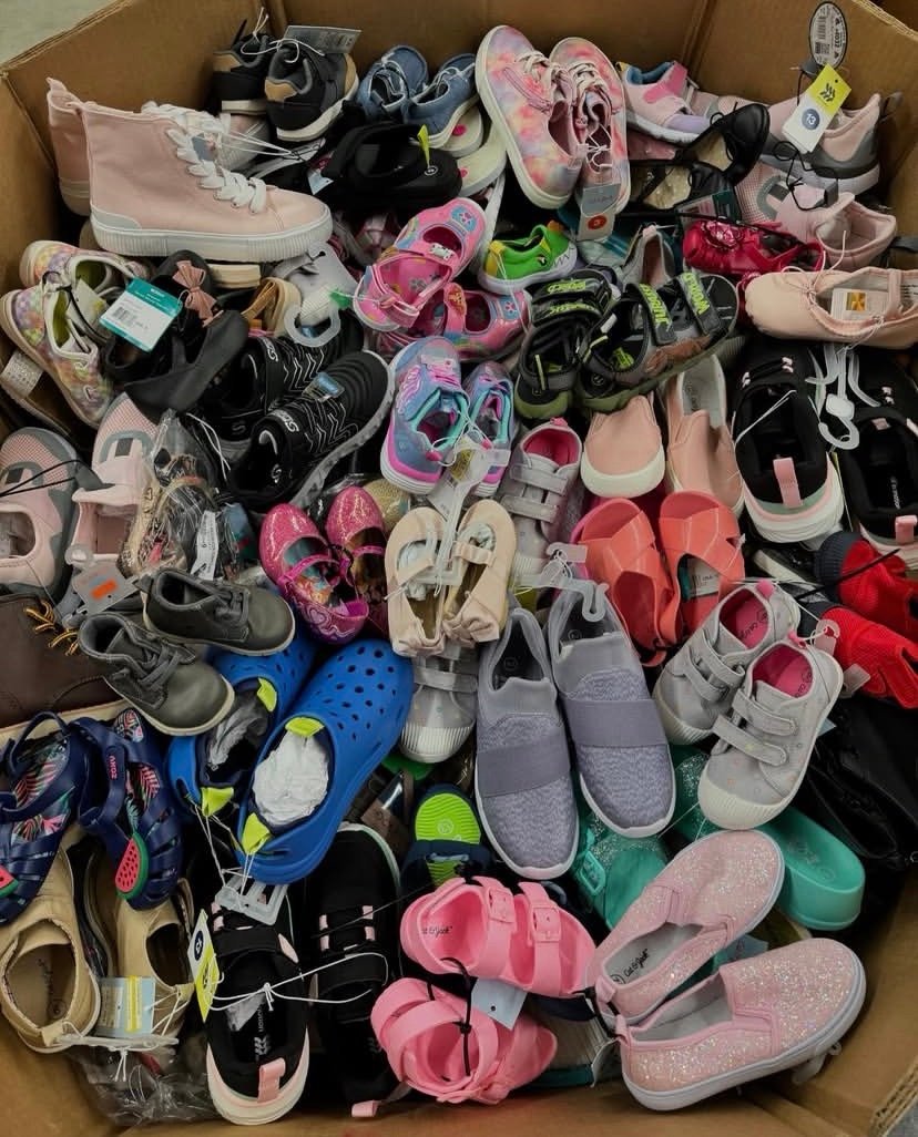 img_6113.jpeg Target Kids Shoes Liquidation Pallet - Image 3