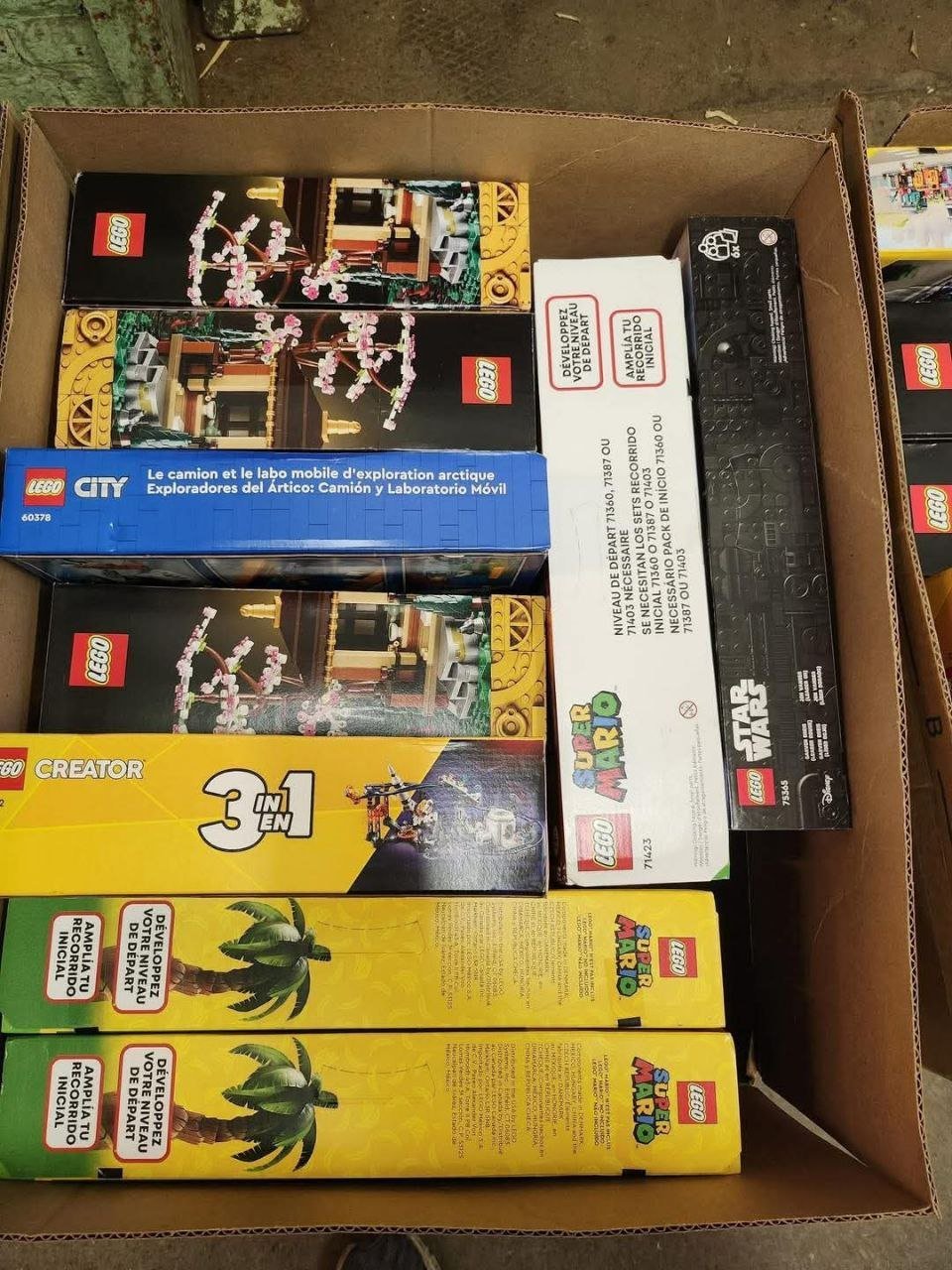 lego3.jpg Lego Toys — Premium Assorted Sets Liquidation Pallet - Image 3